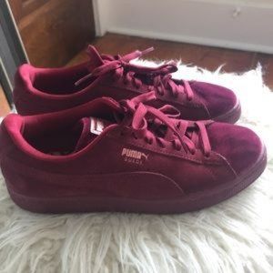 Suede Burgundy Pumas